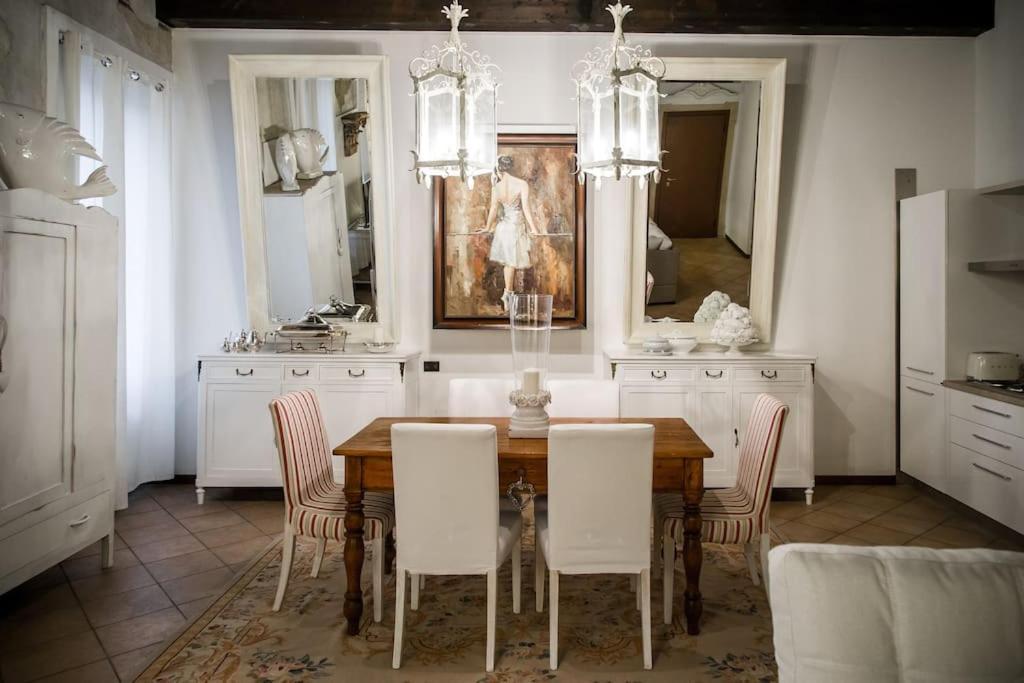 Piazza Erbe Luxury Apartment 베로나 외부 사진