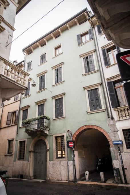 Piazza Erbe Luxury Apartment 베로나 외부 사진